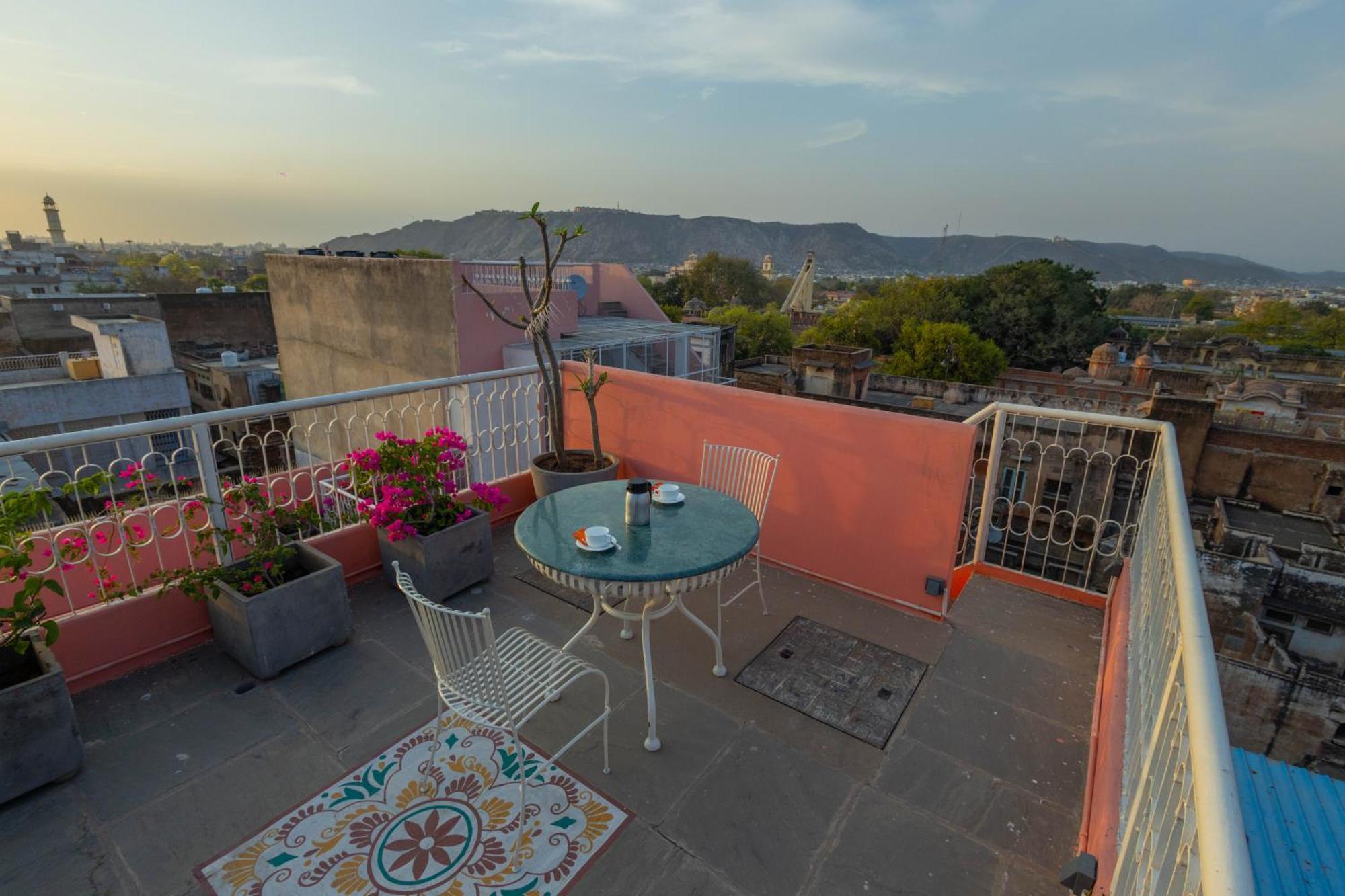 Sheel Mahal- Near Hawa Mahal Hotel ชัยปุระ ภายนอก รูปภาพ