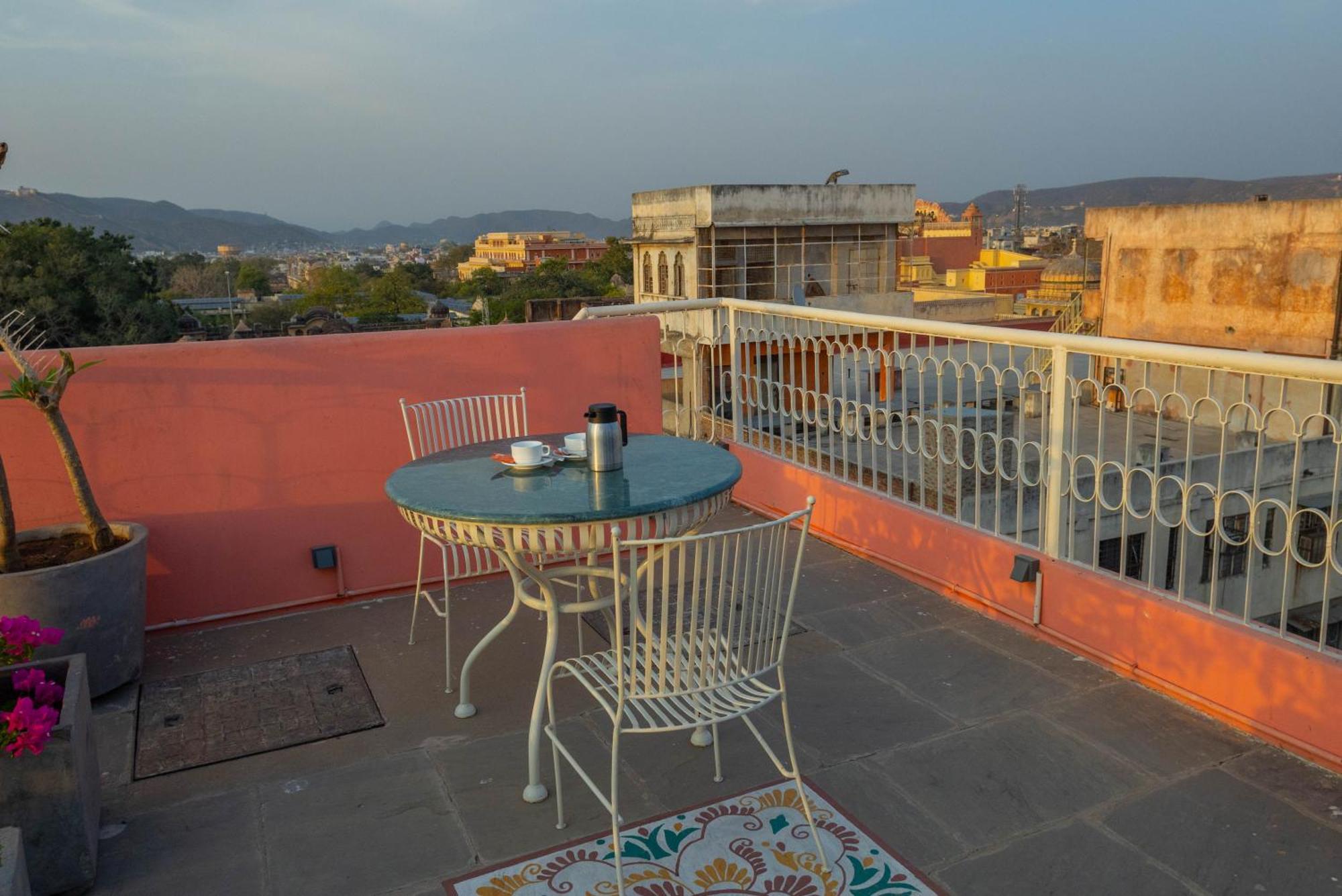 Sheel Mahal- Near Hawa Mahal Hotel ชัยปุระ ภายนอก รูปภาพ